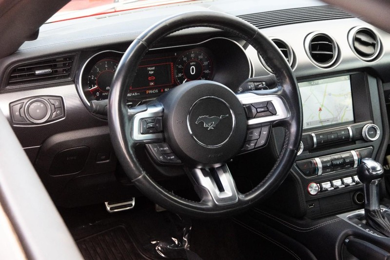 Ford Mustang Vehicle Image 20