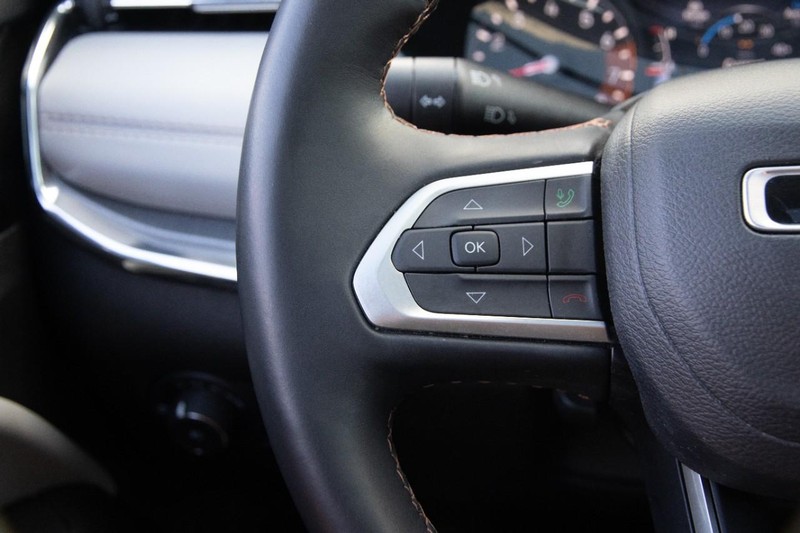 Jeep Compass Vehicle Image 12