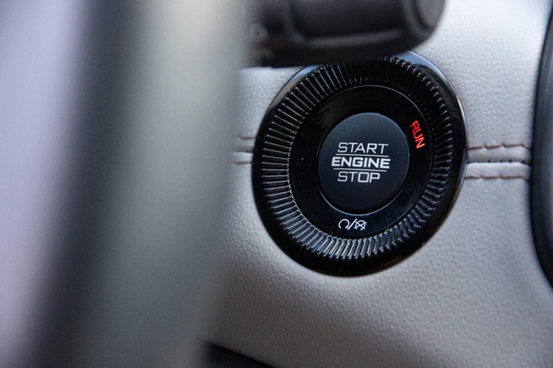 Jeep Compass Vehicle Image 15