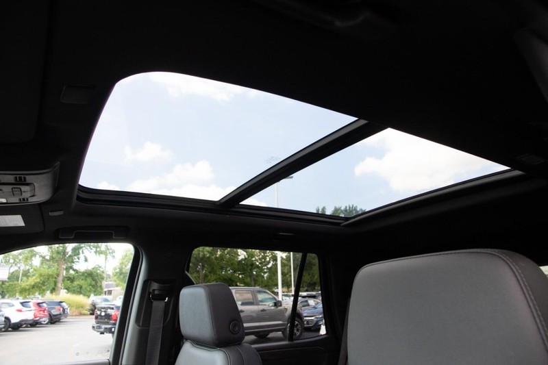 Chevrolet Tahoe Vehicle Image 11