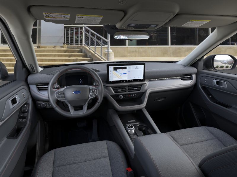 Ford Explorer Vehicle Image 09