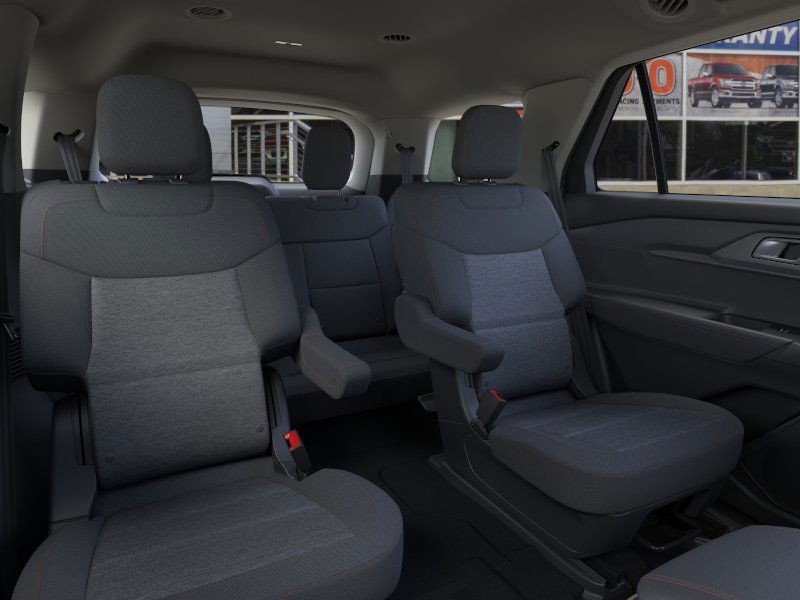 Ford Explorer Vehicle Image 11