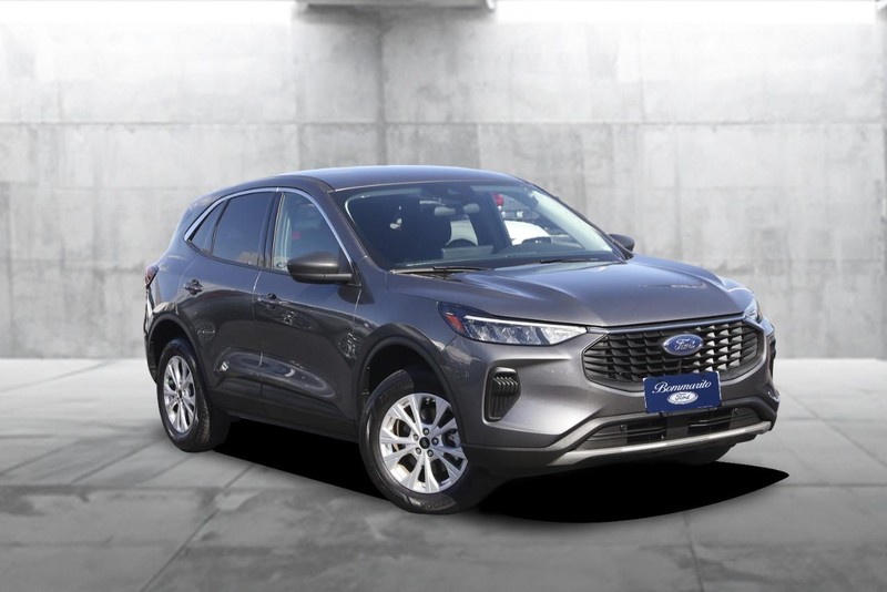 Ford Escape Vehicle Image 02