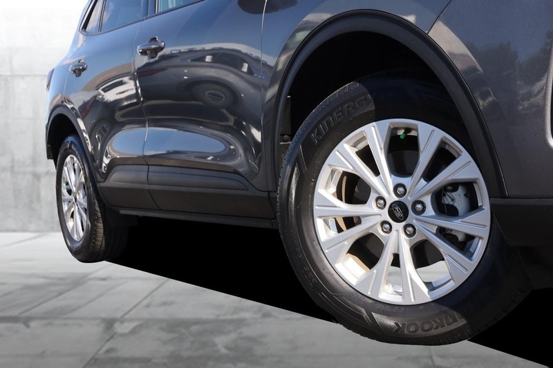 Ford Escape Vehicle Image 03