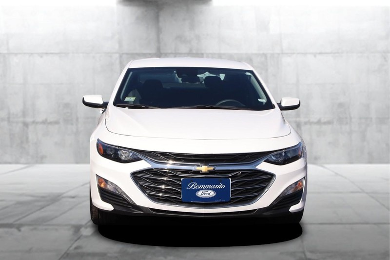 Chevrolet Malibu Vehicle Image 04