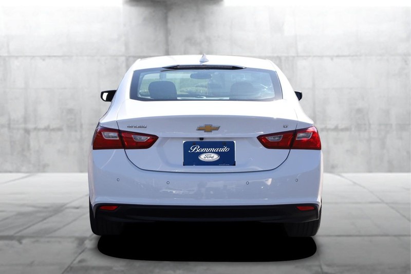 Chevrolet Malibu Vehicle Image 06