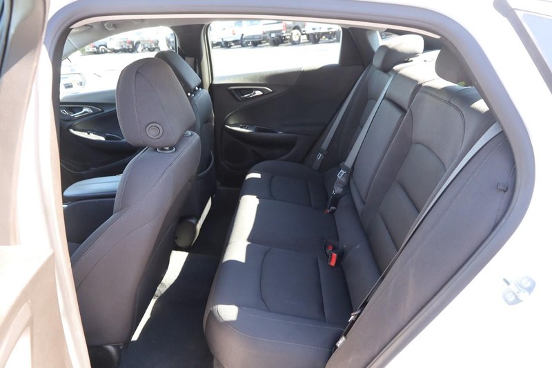 Chevrolet Malibu Vehicle Image 09