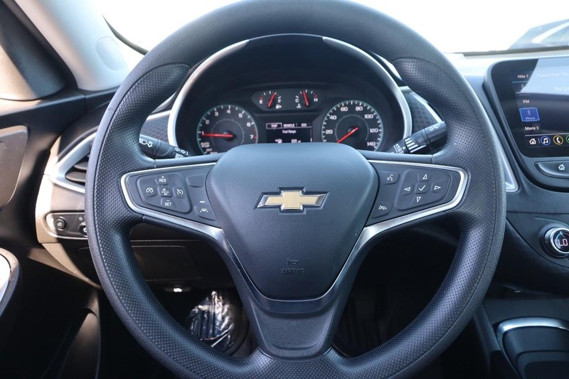 Chevrolet Malibu Vehicle Image 10