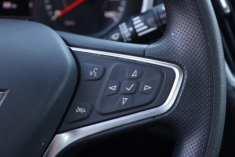 Chevrolet Malibu Vehicle Image 12
