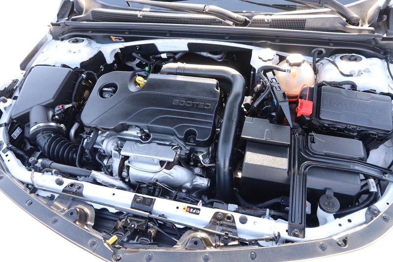 Chevrolet Malibu Vehicle Image 25