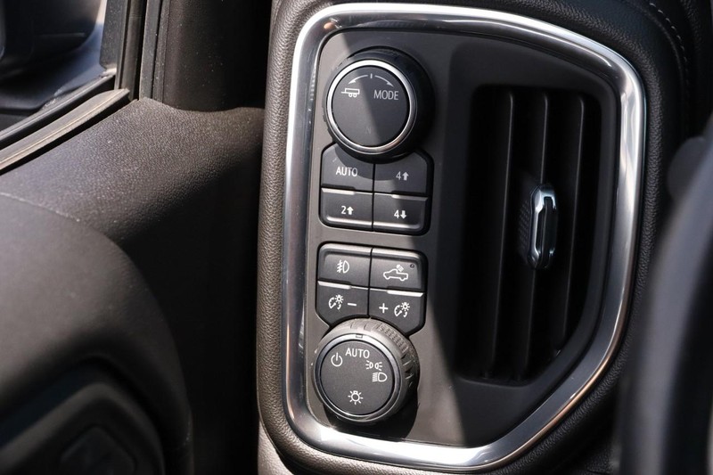Chevrolet Silverado 1500 Vehicle Image 14