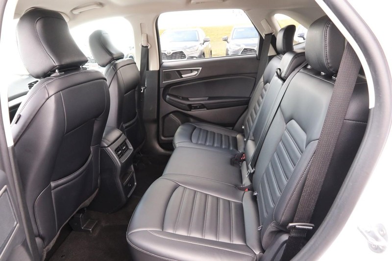 Ford Edge Vehicle Image 09