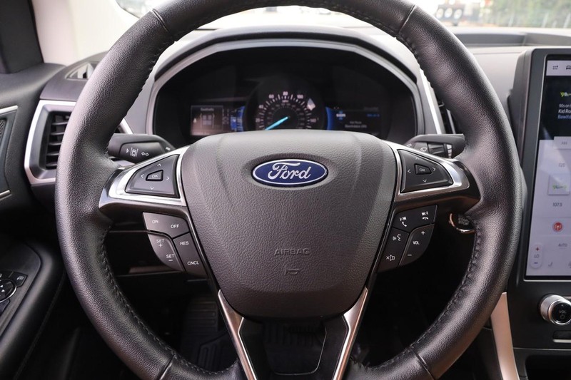 Ford Edge Vehicle Image 10