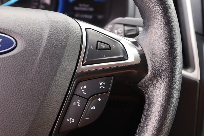 Ford Edge Vehicle Image 12