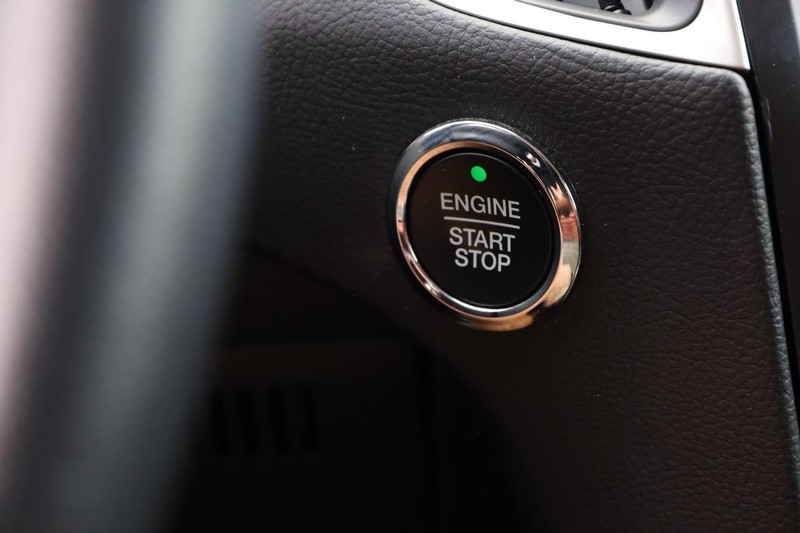 Ford Edge Vehicle Image 14