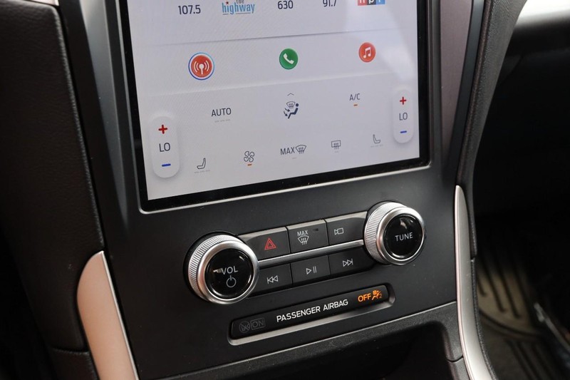Ford Edge Vehicle Image 17