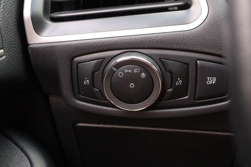 Ford Edge Vehicle Image 18