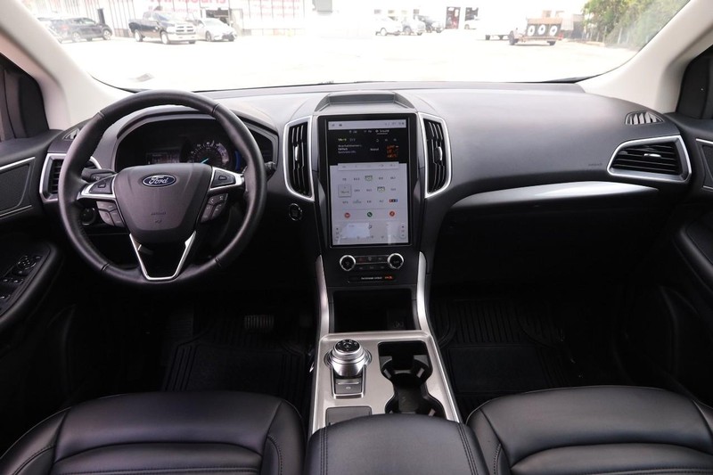 Ford Edge Vehicle Image 19