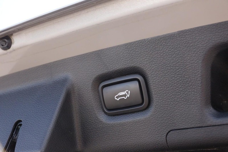 Hyundai Santa Fe Vehicle Image 08