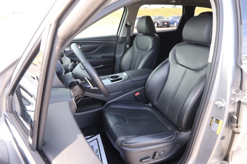 Hyundai Santa Fe Vehicle Image 10