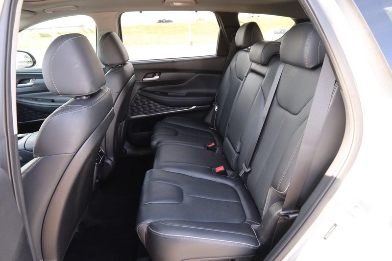 Hyundai Santa Fe Vehicle Image 11