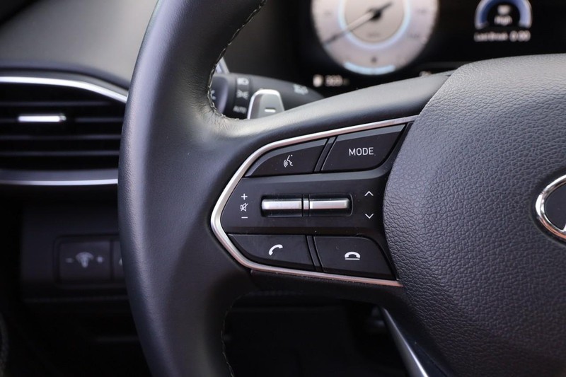 Hyundai Santa Fe Vehicle Image 13