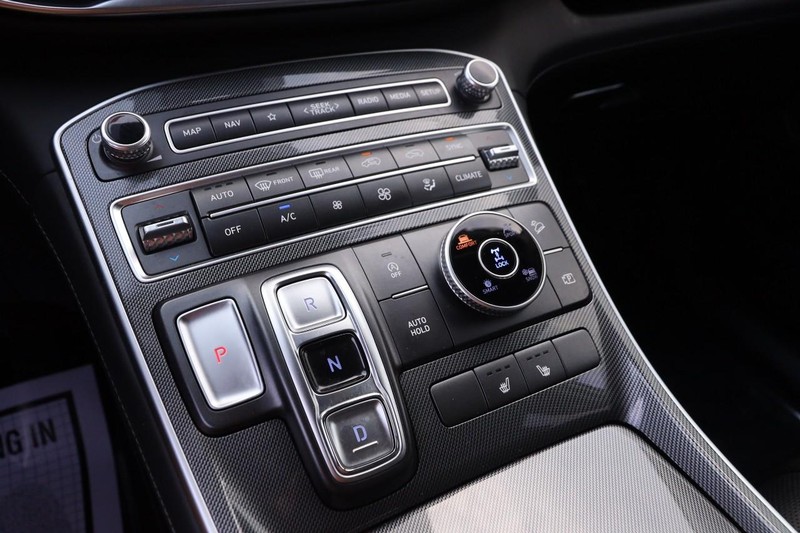 Hyundai Santa Fe Vehicle Image 19