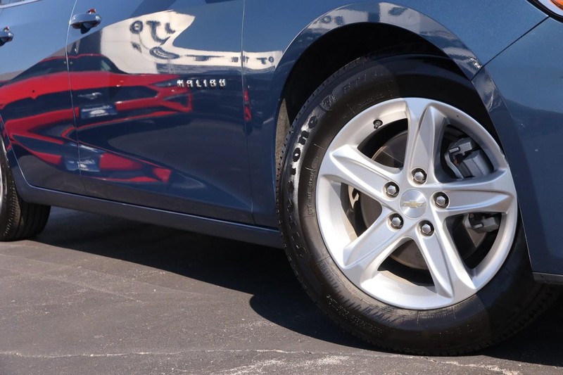 Chevrolet Malibu Vehicle Image 03