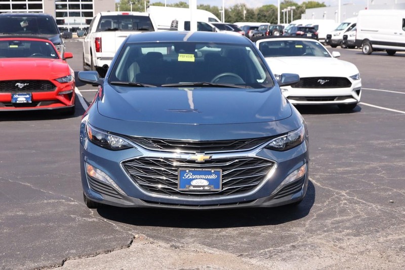 Chevrolet Malibu Vehicle Image 04
