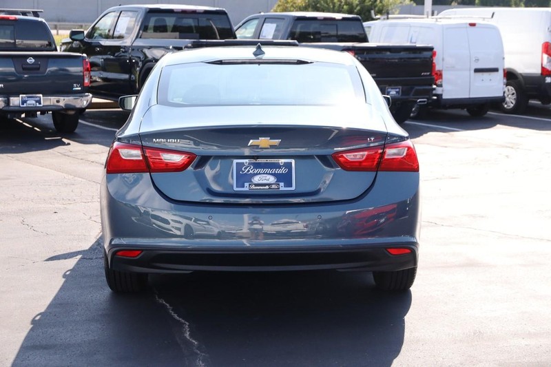 Chevrolet Malibu Vehicle Image 06