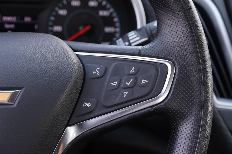 Chevrolet Malibu Vehicle Image 12