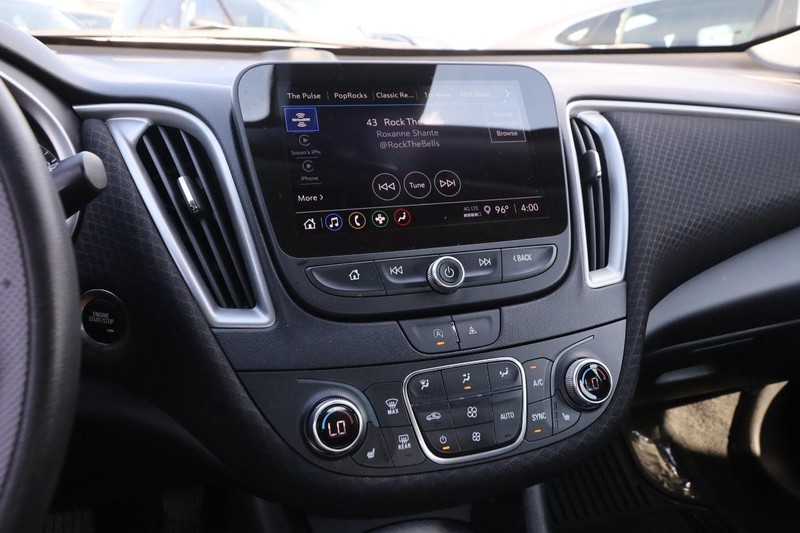 Chevrolet Malibu Vehicle Image 18