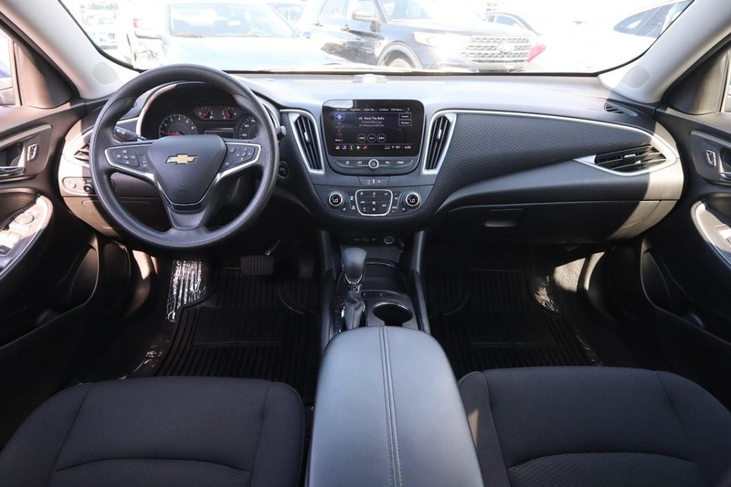 Chevrolet Malibu Vehicle Image 19