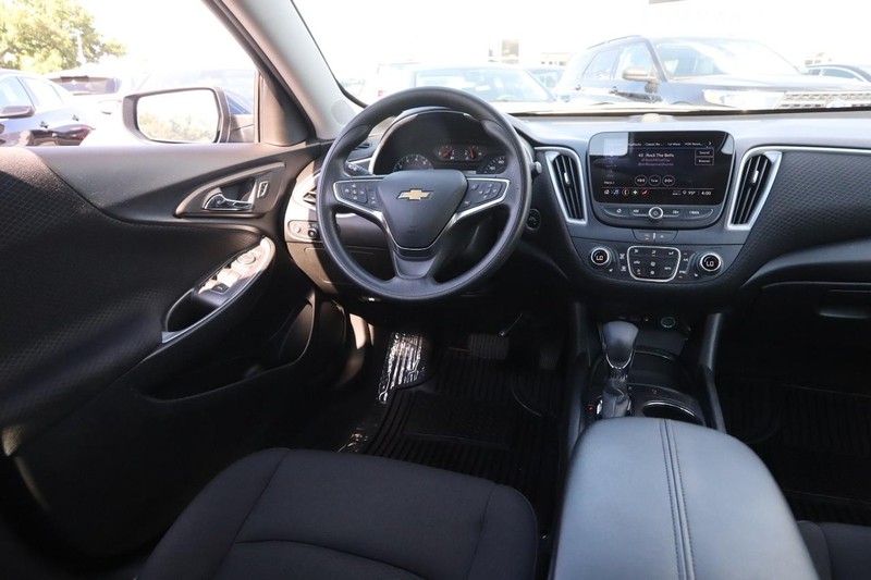 Chevrolet Malibu Vehicle Image 20