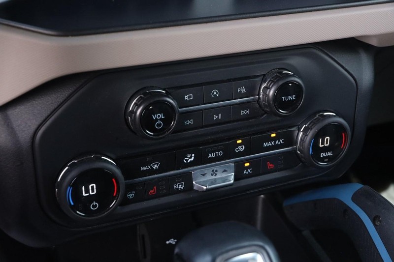 Ford Bronco Vehicle Image 18