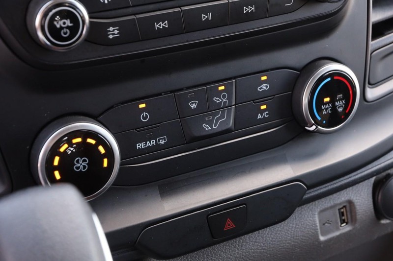 Ford Mustang Vehicle Image 30