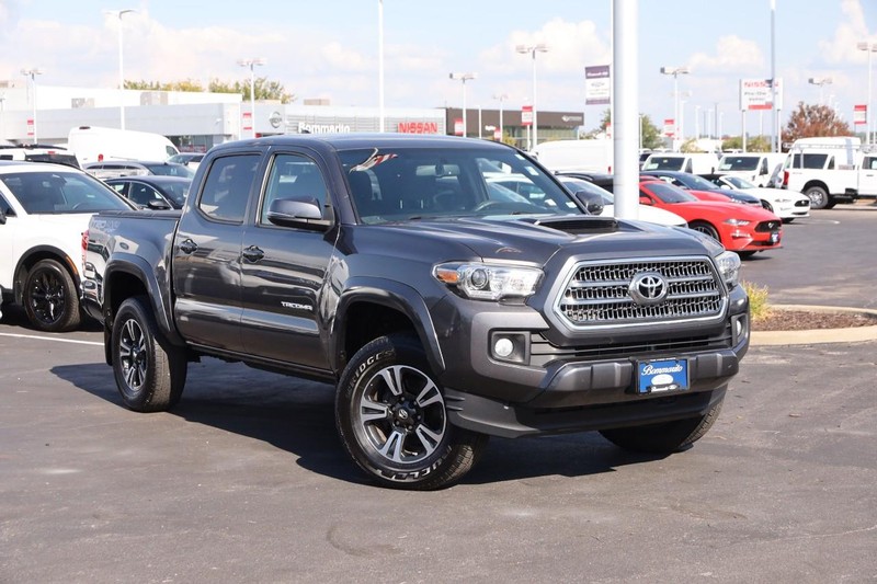Toyota Tacoma Vehicle Image 02
