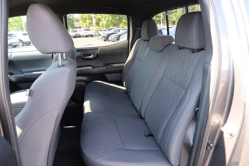 Toyota Tacoma Vehicle Image 08