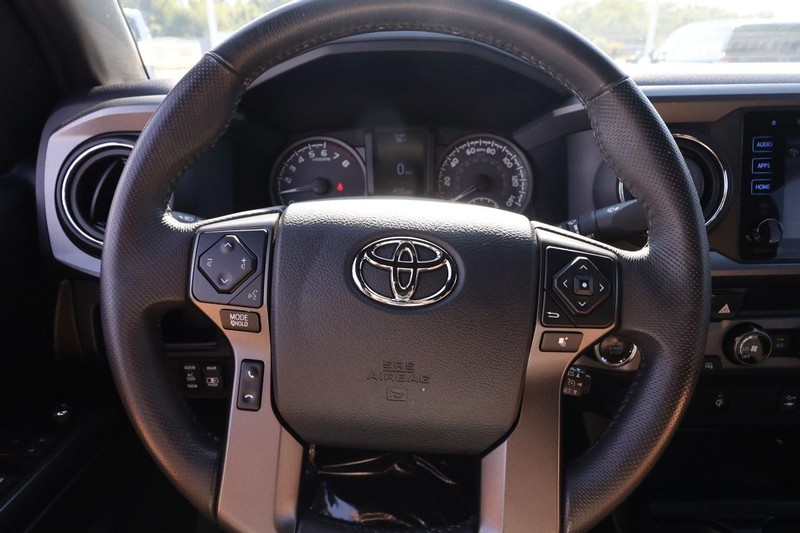 Toyota Tacoma Vehicle Image 09