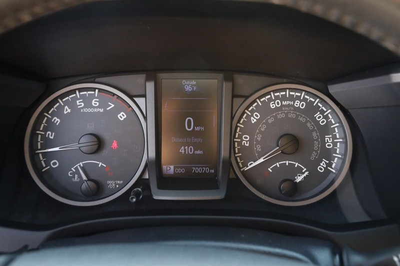 Toyota Tacoma Vehicle Image 12
