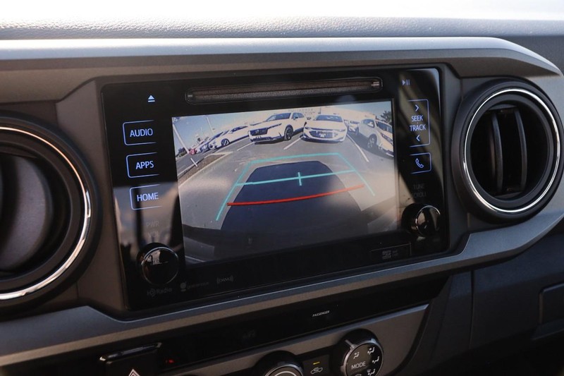 Toyota Tacoma Vehicle Image 16
