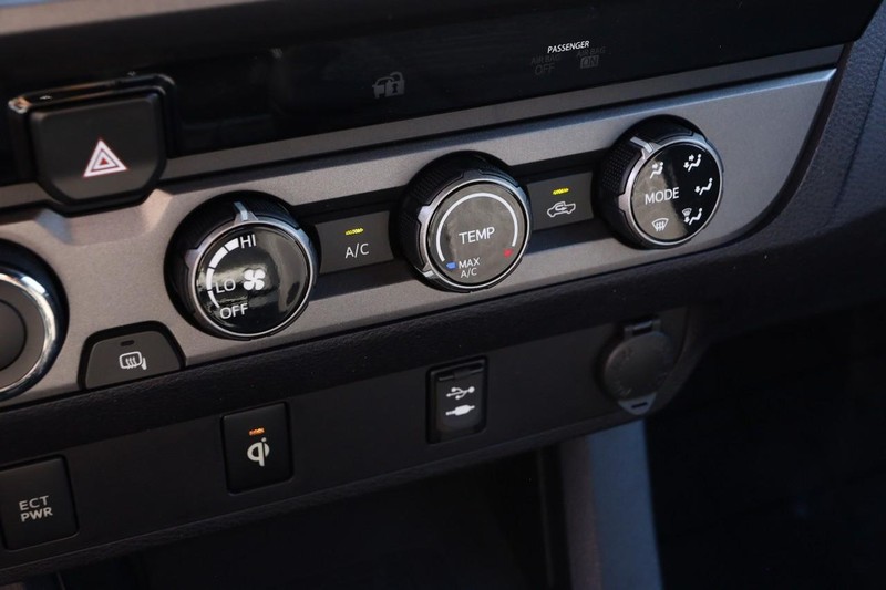 Toyota Tacoma Vehicle Image 17