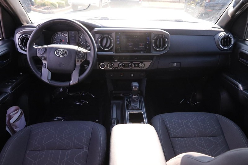 Toyota Tacoma Vehicle Image 19