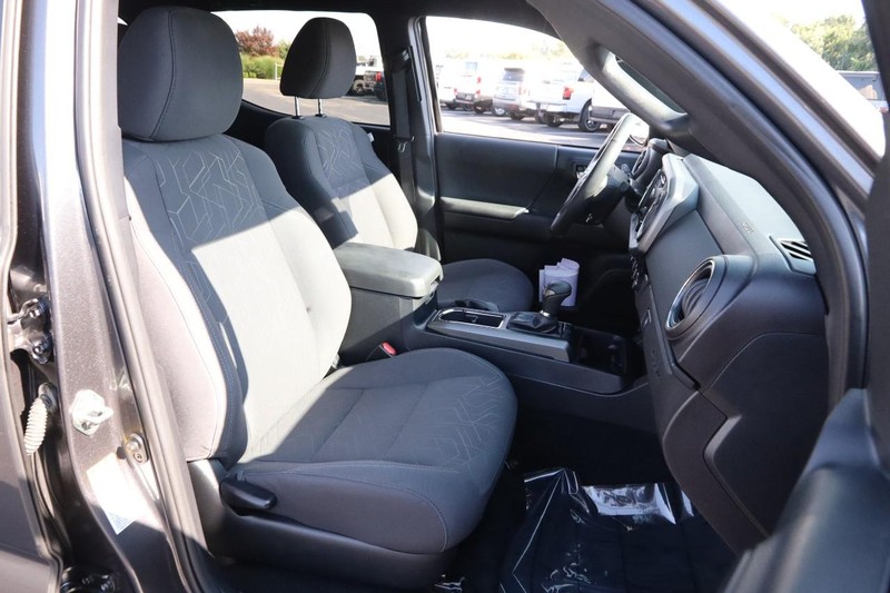 Toyota Tacoma Vehicle Image 24