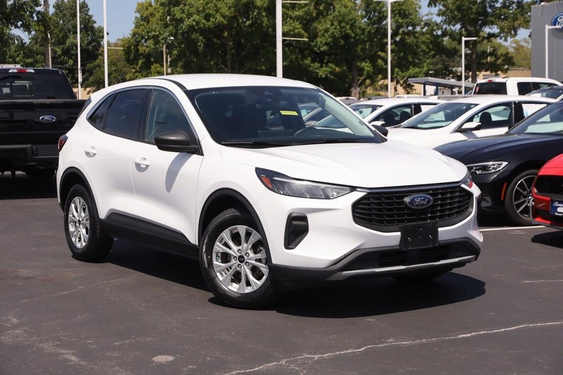Ford Escape Vehicle Image 02