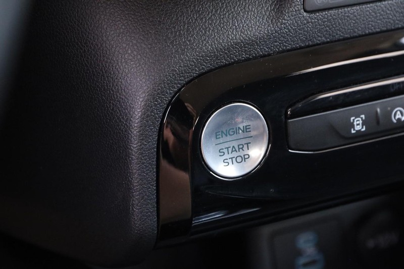 Ford Escape Vehicle Image 18