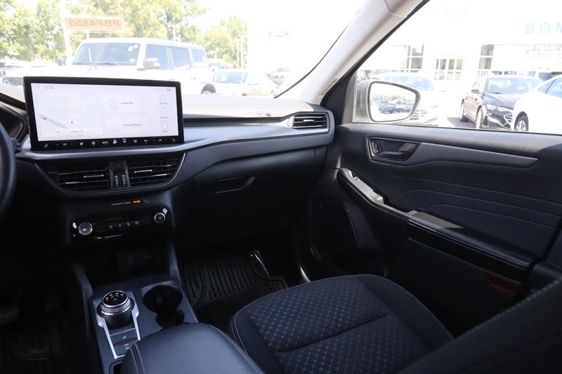 Ford Escape Vehicle Image 24