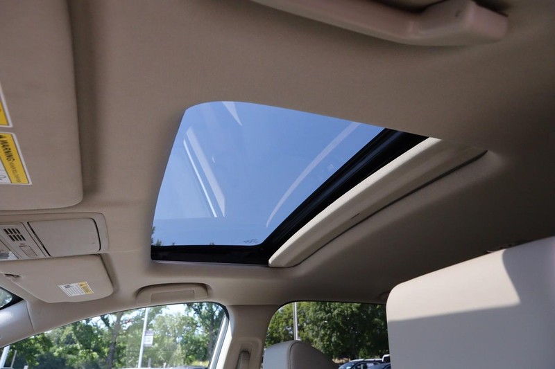 Honda CR-V Vehicle Image 09
