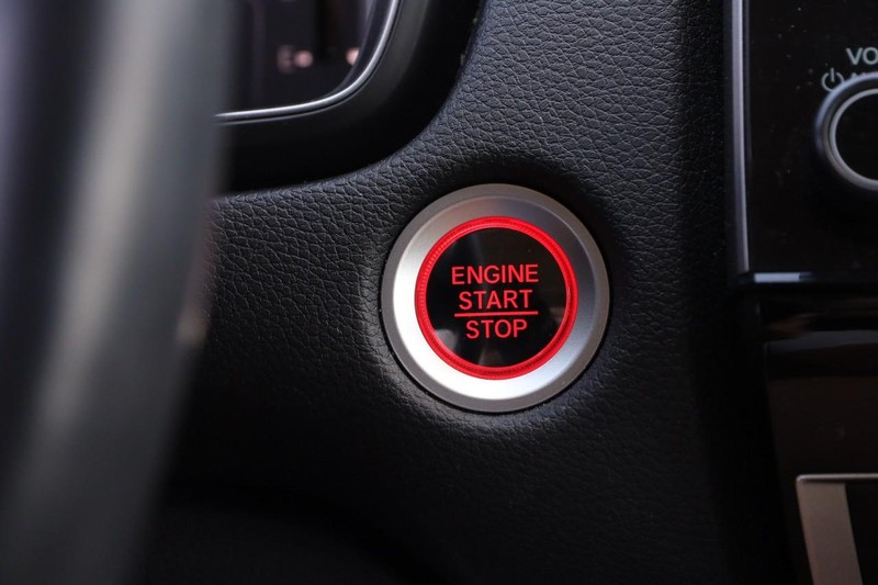 Honda CR-V Vehicle Image 16