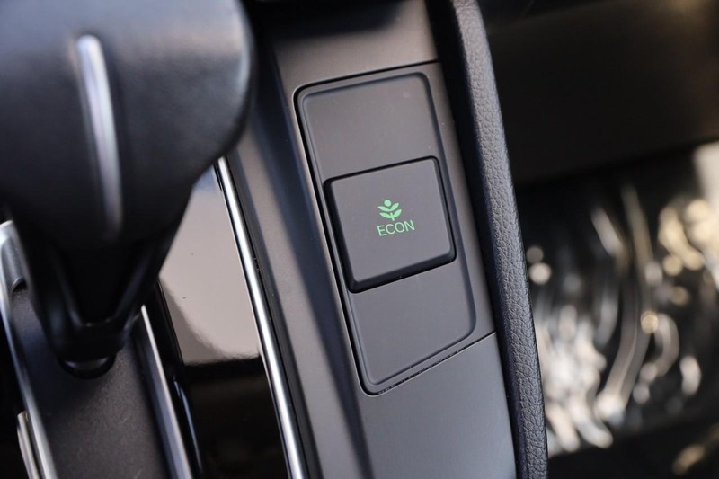 Honda CR-V Vehicle Image 20